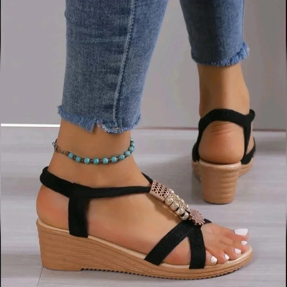 Women's Style Beaded Wedge Sandals, Summer, Medium Heel, Black Color - Picture 2 of 7